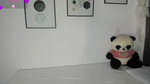 Snapshot of abigail_w chatting on 09-10-25, 07:36 abigail online show from 09-10-25, 07:36