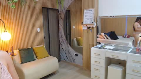 abigailowensss online show from 10-18-25, 10:16