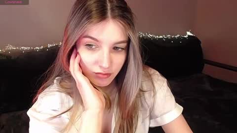 Snapshot of abigailwills chatting on 04-10-26, 02:55 Abigail online show from 04-10-26, 02:55