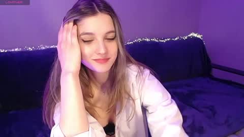 Snapshot of abigailwills chatting on 04-25-26, 05:10 Abigail online show from 04-25-26, 05:10