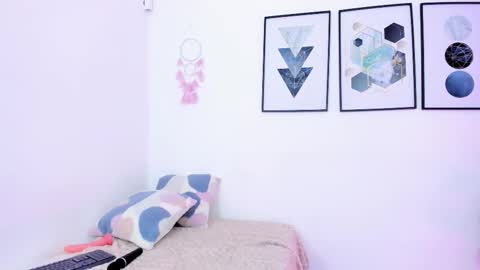 Snapshot of abriil7 chatting on 02-19-25, 06:44 Abriil online show from 02-19-25, 06:44