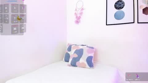 Snapshot of abriil7 chatting on 09-21-25, 03:30 Abriil online show from 09-21-25, 03:30