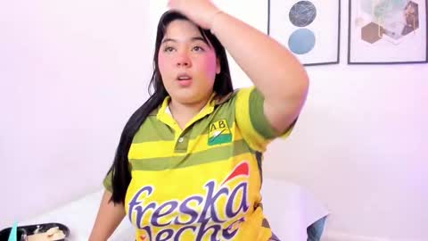 Snapshot of abriil7 chatting on 10-14-25, 03:29 Abriil online show from 10-14-25, 03:29