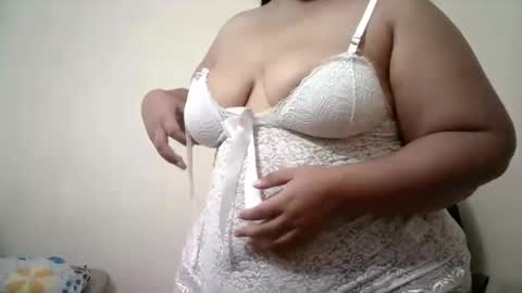 Snapshot of abril__ass chatting on 10-26-25, 03:29 abril__ass online show from 10-26-25, 03:29