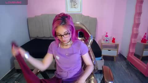 Snapshot of abril_ch_ chatting on 10-20-25, 10:38 abril_ch_ online show from 10-20-25, 10:38