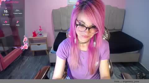 Snapshot of abril_ch_ chatting on 10-24-25, 10:55 abril_ch_ online show from 10-24-25, 10:55