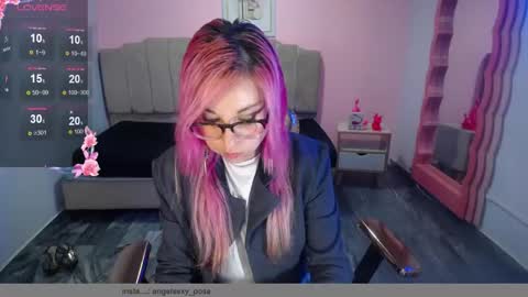 Snapshot of abril_ch_ chatting on 10-28-25, 10:52 abril_ch_ online show from 10-28-25, 10:52