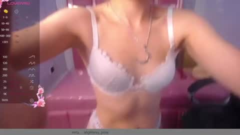 abril_ch_ online show from 06-20-26, 12:30