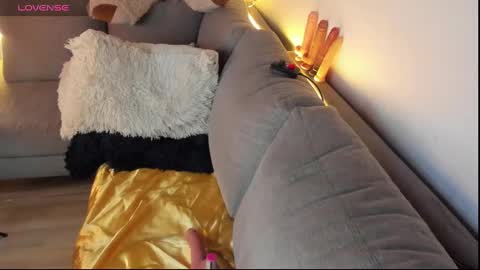 Snapshot of abril_dash chatting on 02-13-25, 08:34 Abril online show from 02-13-25, 08:34