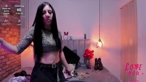 Abril Fox online show from 04-18-26, 07:58