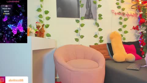 Abril  online show from 12-15-24, 04:07