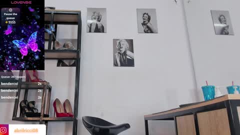 Abril  online show from 12-29-24, 02:21