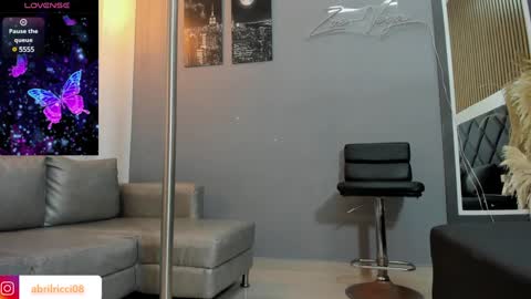 Abril  online show from 01-19-25, 02:15