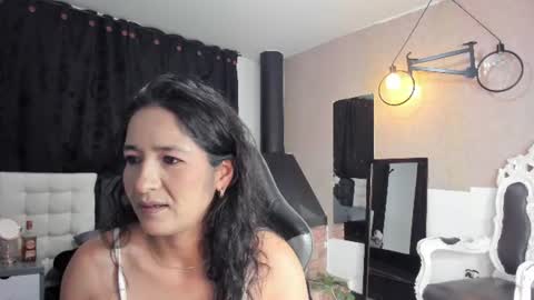 Snapshot of abril_riios chatting on 07-03-26, 03:57 Abril online show from 07-03-26, 03:57