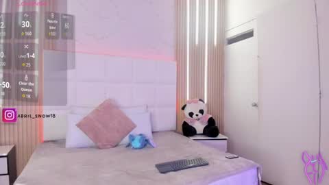 abril_snow online show from 06-18-26, 07:51
