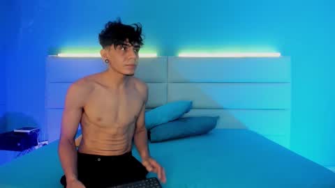 Abril and Julian online show from 03-03-26, 11:38