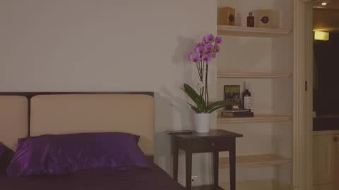 Snapshot of abrilcolls_ chatting on 02-18-26, 07:43 Abril Colls online show from 02-18-26, 07:43