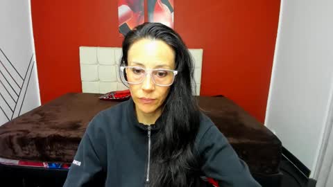 Snapshot of abrillee1 chatting on 12-19-24, 07:40 ABRIL online show from 12-19-24, 07:40