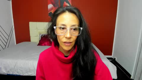 Snapshot of abrillee1 chatting on 12-27-24, 02:25 ABRIL online show from 12-27-24, 02:25