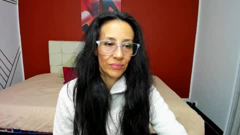 Snapshot of abrillee1 chatting on 01-03-25, 10:40 ABRIL online show from 01-03-25, 10:40