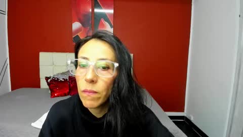 Snapshot of abrillee1 chatting on 02-26-25, 07:49 ABRIL online show from 02-26-25, 07:49