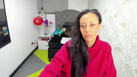 Snapshot of abrillee1 chatting on 03-06-25, 10:36 ABRIL online show from 03-06-25, 10:36
