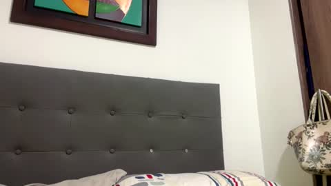abrilsantosxo online show from 06-16-26, 12:52