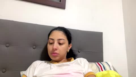 abrilsantosxo online show from 06-17-26, 02:40