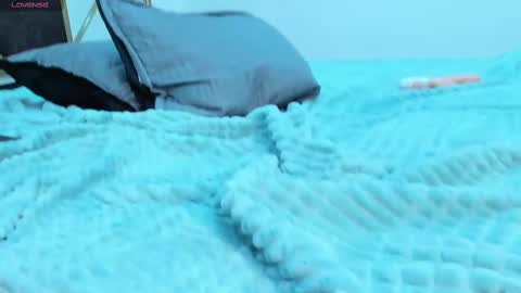 AbrilSonne online show from 12-27-24, 07:18