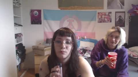 Snapshot of absintiliak chatting on 05-18-26, 05:19 absintiliak online show from 05-18-26, 05:19