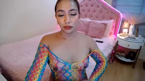 Snapshot of absolutely_gurjuice69 chatting on 05-13-26, 02:53 Hope online show from 05-13-26, 02:53