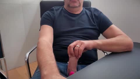 Snapshot of achtinch chatting on 05-26-26, 10:55 ACHTINCH online show from 05-26-26, 10:55