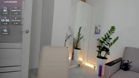 Snapshot of acid_juice chatting on 10-29-25, 09:16 Anna FANSLY yesacid online show from 10-29-25, 09:16