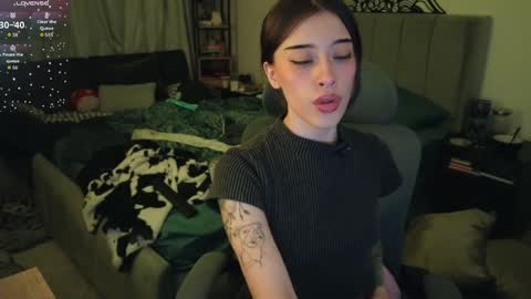 Snapshot of acidkaos chatting on 04-10-26, 01:33 Lana 3 online show from 04-10-26, 01:33
