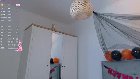 Akia online show from 10-31-25, 07:53