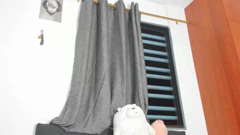  Isa  online show from 11-08-25, 04:12