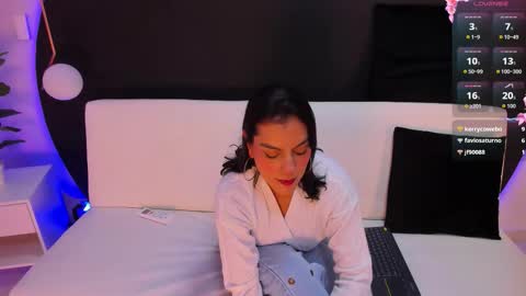 Snapshot of ada_monroe10 chatting on 03-12-26, 02:01 online show from 03-12-26, 02:01