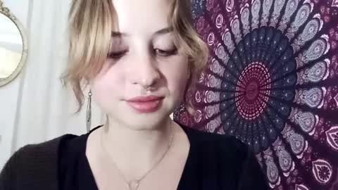 Snapshot of adalyndirty chatting on 10-17-25, 07:05 Adalyn online show from 10-17-25, 07:05