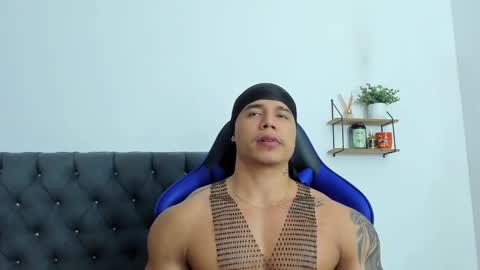 adam boss online show from 01-10-26, 07:32