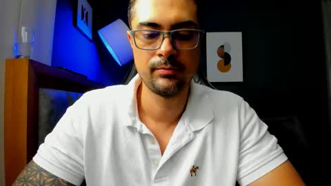Snapshot of adam_clarke chatting on 05-15-26, 02:40 adam clarke online show from 05-15-26, 02:40