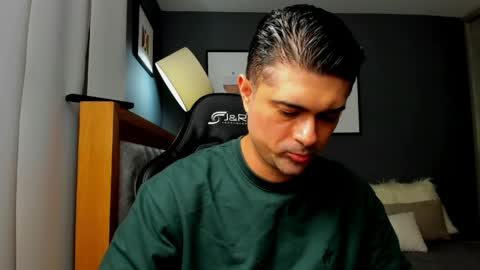 Snapshot of adam_clarke chatting on 06-01-26, 03:30 adam clarke online show from 06-01-26, 03:30