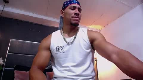 adam_fit19cm online show from 10-21-25, 02:29