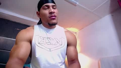adam_fit19cm online show from 01-09-26, 01:36