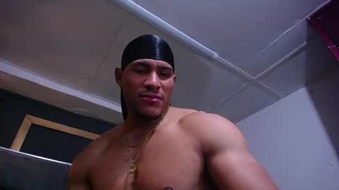 adam_fit19cm online show from 06-03-26, 02:33