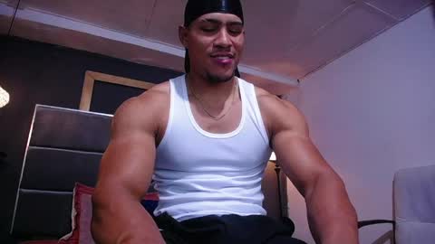 Snapshot of adam_fit19cm chatting on 06-08-26, 03:23 adam_fit19cm online show from 06-08-26, 03:23