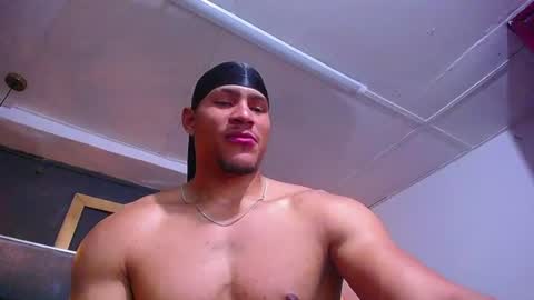 Snapshot of adam_fit19cm chatting on 07-07-26, 02:10 adam_fit19cm online show from 07-07-26, 02:10