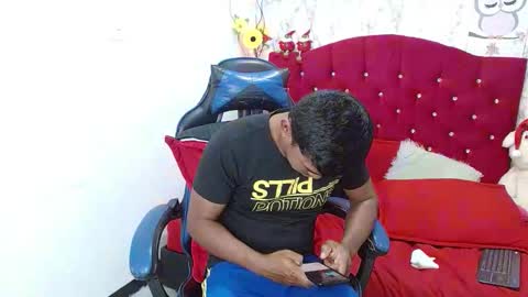 adam_morgan2 online show from 12-16-25, 03:55