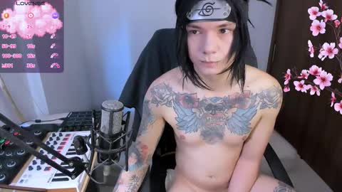 Snapshot of adam_rocket chatting on 11-13-25, 01:54 Adam online show from 11-13-25, 01:54