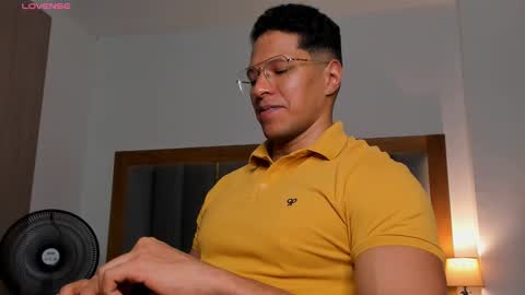 adambrocs1 online show from 03-02-25, 04:17