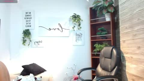 Adam online show from 05-11-26, 06:49